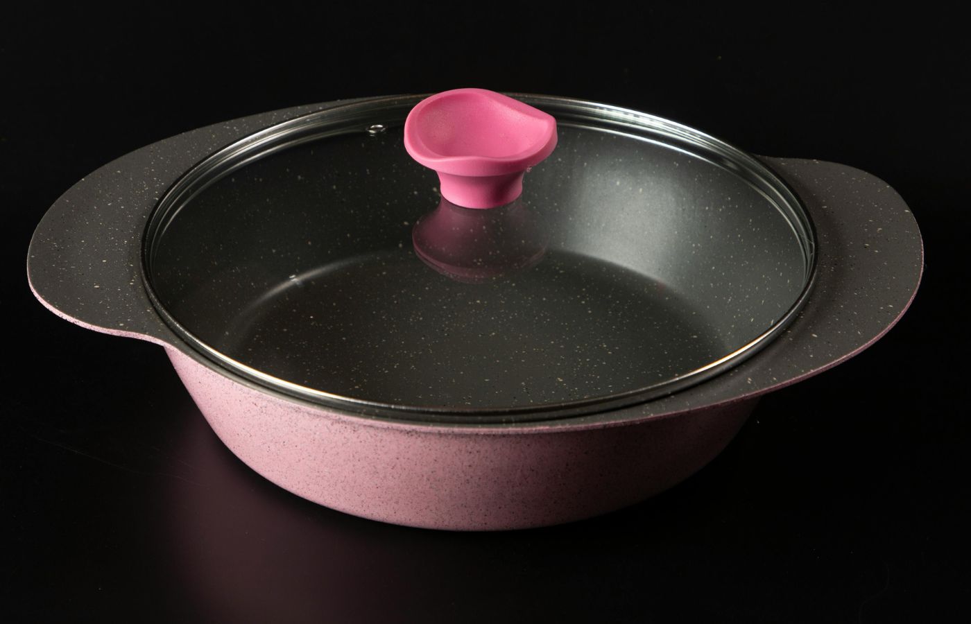 A Round Serving Pan